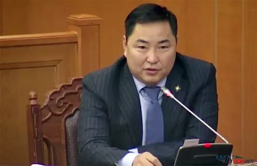 “Ахмадууд насаараа өндөр татвар төлчхөөд 300-400 мянган төгрөгийн тэтгэвэр авч байна“