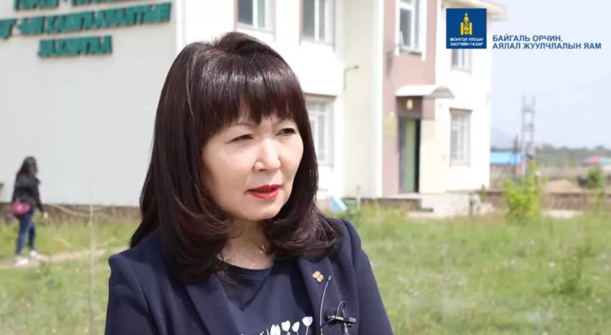 БОАЖ-ын сайд Горхи-Тэрэлжийн байгалийн цогцолборт ажиллаж байна