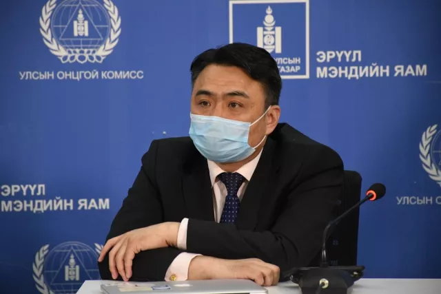 О.Батбаяр: Зарим орнууд 5-11 насныханд вакцин хийхгүй гэдгээ мэдээлсэн