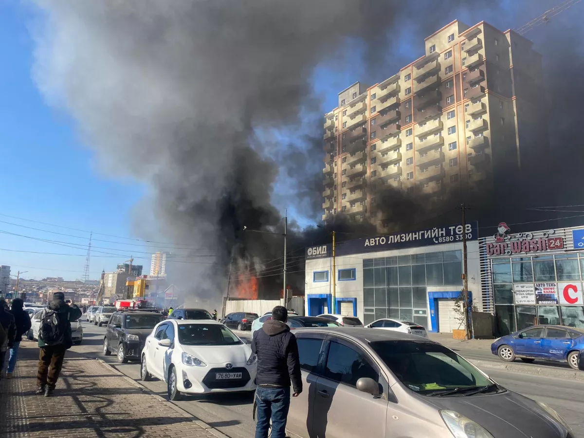 Авто засварын газар шатаж, их хэмжээний гал гарчээ