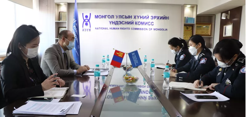 Хүний эрхийн мэдлэг олгох сургалтыг бодит жишээнд тулгуурлана