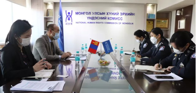 Хүний эрхийн мэдлэг олгох сургалтыг бодит жишээнд тулгуурлана