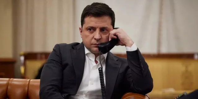 Зеленский цэргээ татах тухай хүсэлтийг хэлэлцэхээс татгалзав