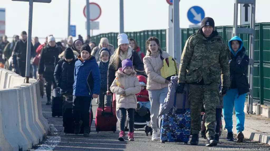 НҮБ: Одоогийн байдлаар нэг сая хүн Украиныг орхин дүрвэсэн