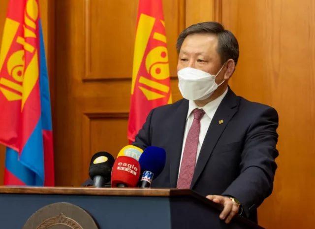 Баруун болон зүүн босоо чиглэлийн төмөр замыг үргэлжлүүлэн барина