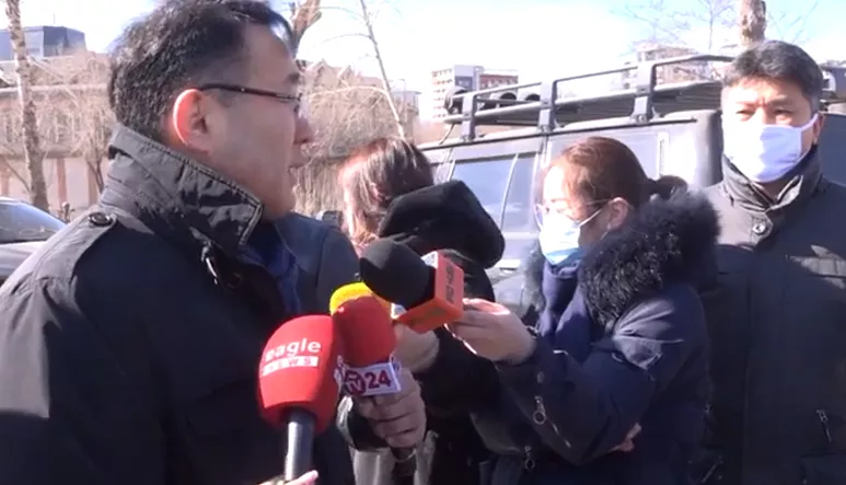 ВИДЕО: Хүүхдийн паркийн тохижилтгүй хэсгийн хашааг нурааж нийтийн эзэмшлийнх болголоо