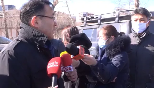 ВИДЕО: Хүүхдийн паркийн тохижилтгүй хэсгийн хашааг нурааж нийтийн эзэмшлийнх болголоо