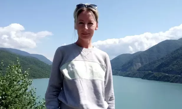 Мариуполийн халдлагын талаар ярьсан багшийг шорон хүлээж байна
