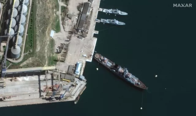 Украин Оросын байлдааны хөлөг онгоц руу пуужингаар довтолжээ