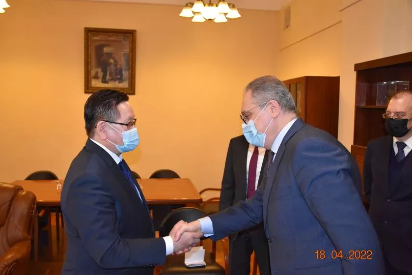 Элчин сайд Ө.Энхтүвшин Украины асуудлаарх МУ-ын байр суурийг илэрхийлжээ