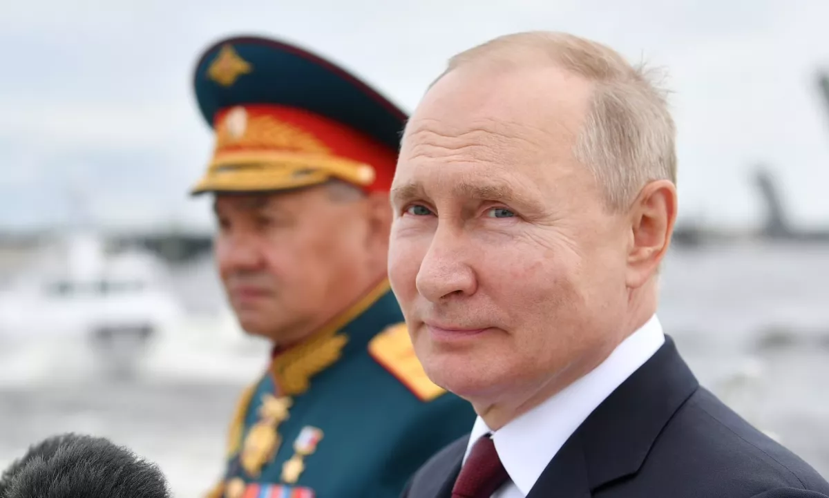 Путин Буча хотод харгислал үйлдсэн хэмээн буруутгагдаж буй цэргүүдийг шагнажээ