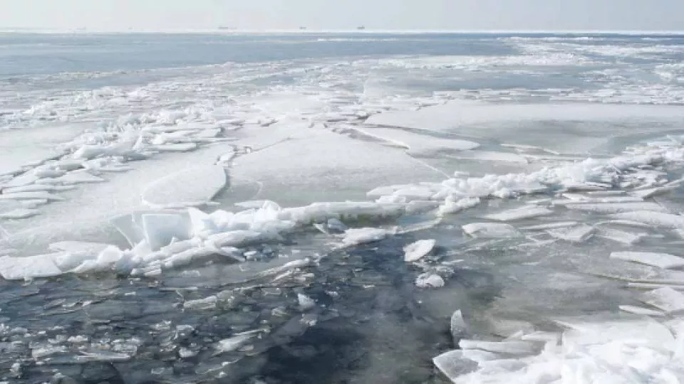 Сэрэмжлүүлэг: Гол мөрөн, нуурын үлдэгдэл мөс улам нимгэрч байна