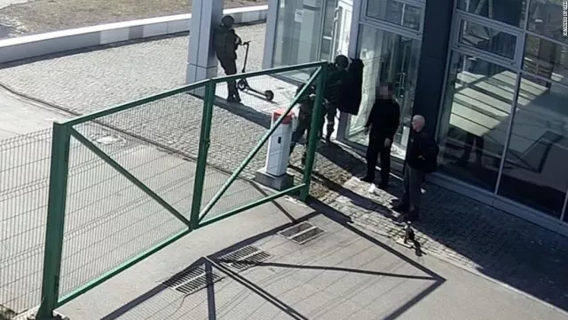 ВИДЕО: Оросын цэргүүд энгийн иргэдийг буудаж байгаа баримт