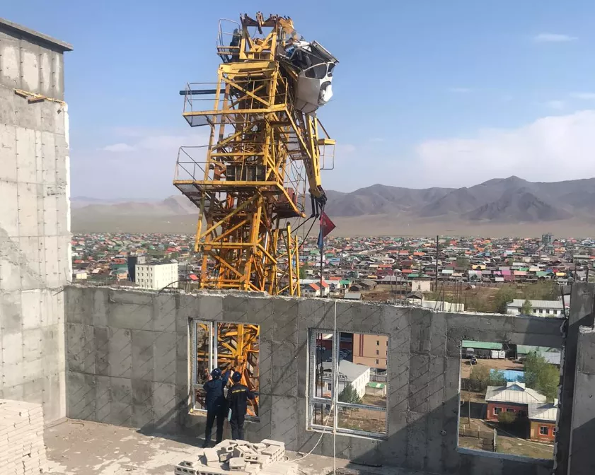 Кран нурахаас сэргийлж иргэдийг нүүлгэн шилжүүлжээ