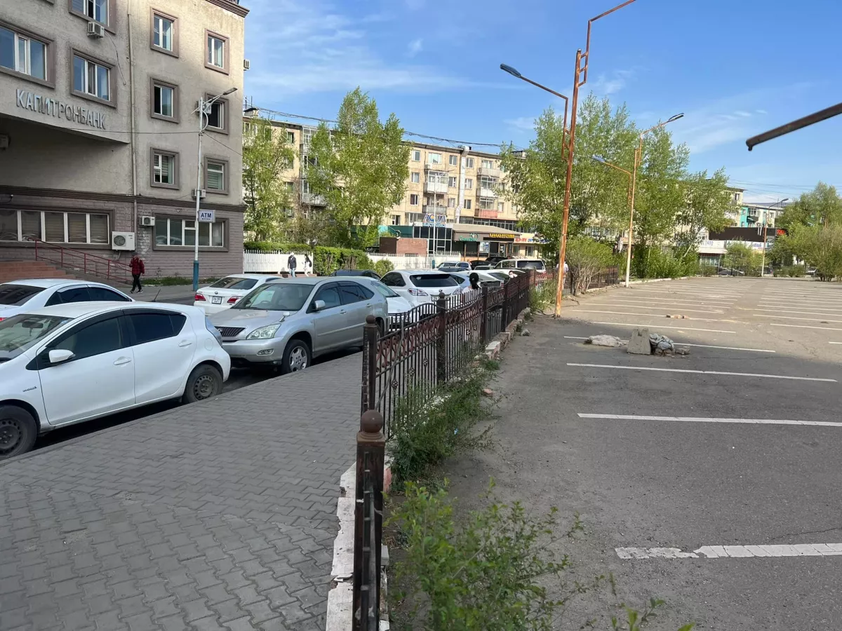 Рояал плаза, Үндэсний хөрөнгө оруулалтын банкны хашааг буулгаж, газрыг чөлөөлжээ
