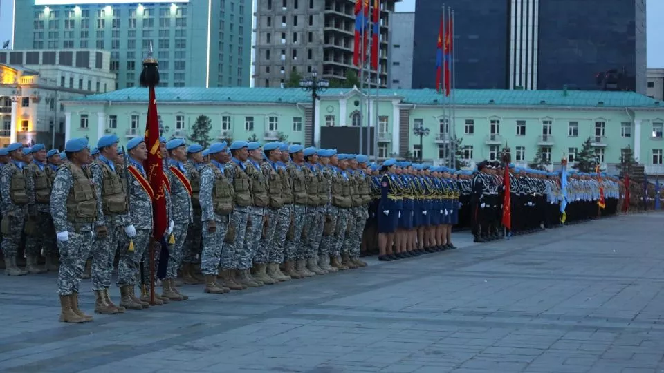 Сүхбаатарын талбайд шөнийн парад болжээ