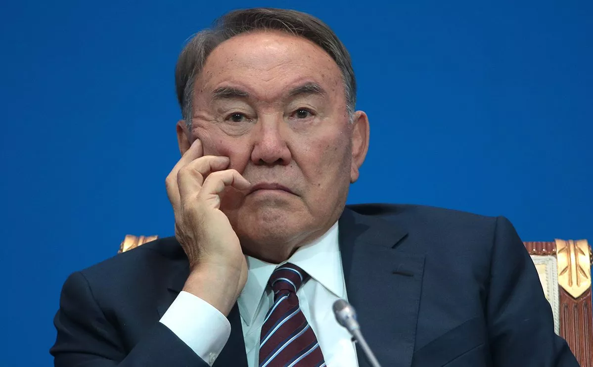 Бүх нийтийн санал асуулгаар Назарбаевын эрх ямбыг хасахаар болжээ
