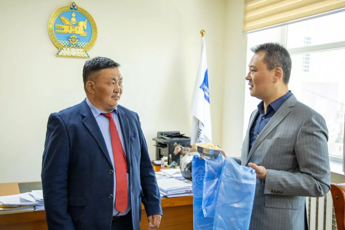 “Энхий төлөө” шагналаар Жалын Төмөрсүхийг шагналаа