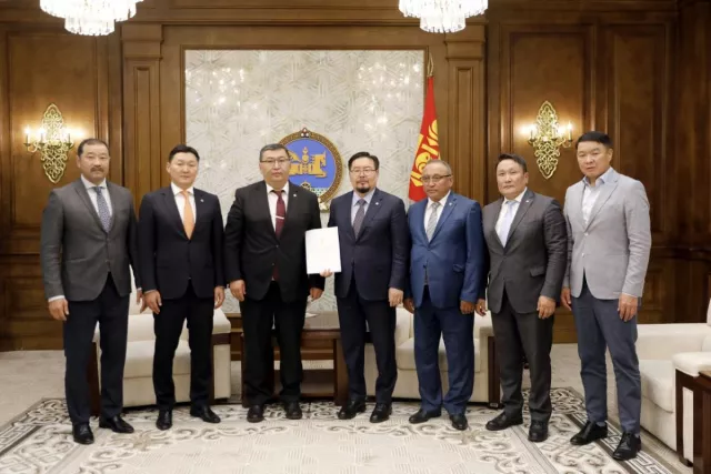 Төрөөс олгох урамшууллаас НД болон ЭМДШ суутгах хуулийн төслийг өргөн мэдүүллээ