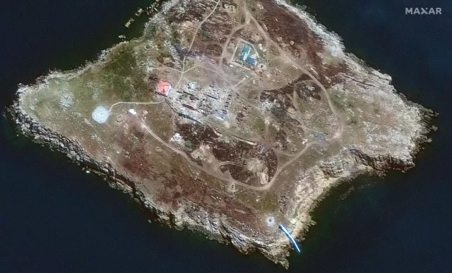 Оросууд Могой арлыг орхижээ